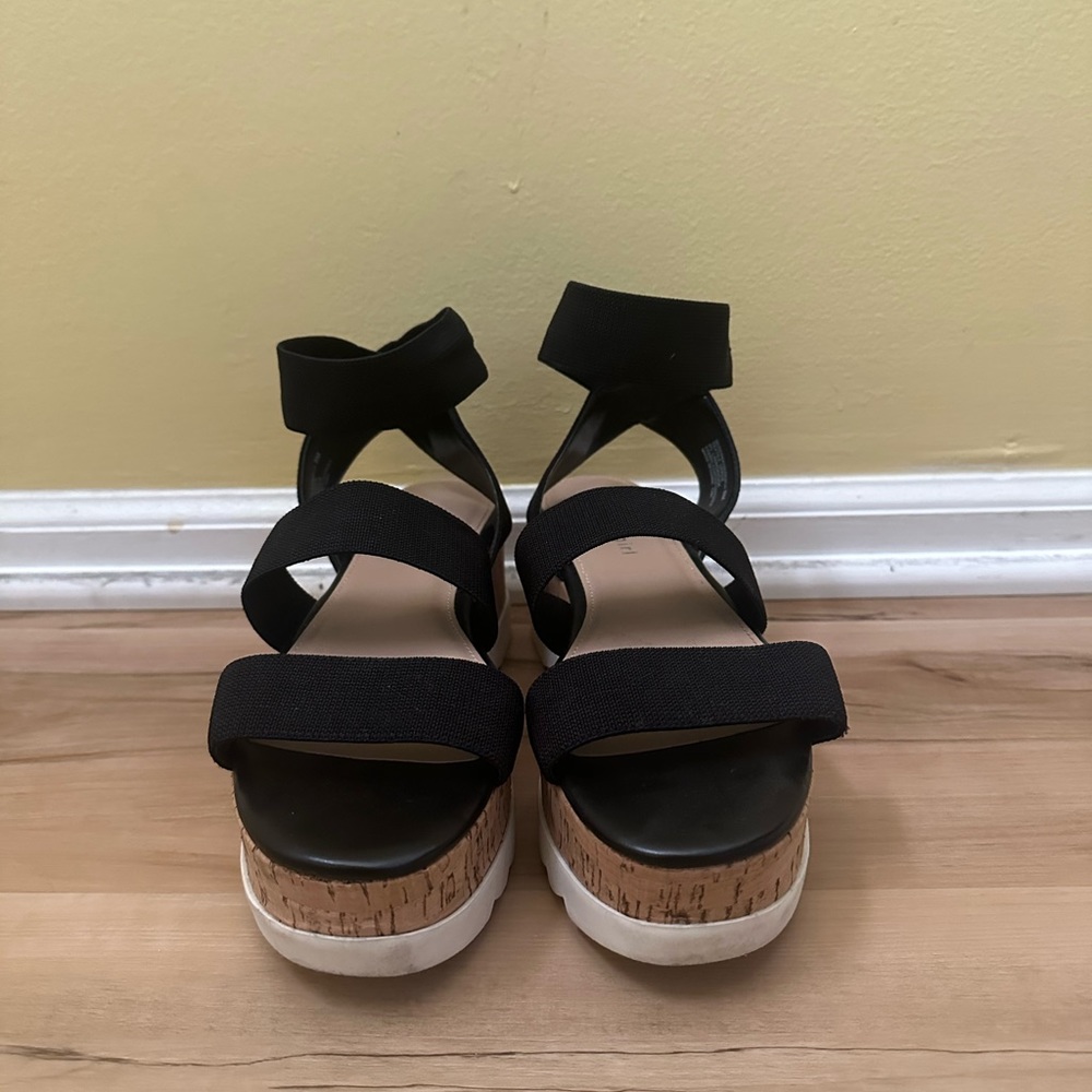 Madden Girl Black Platform Strappy Sandals Gem